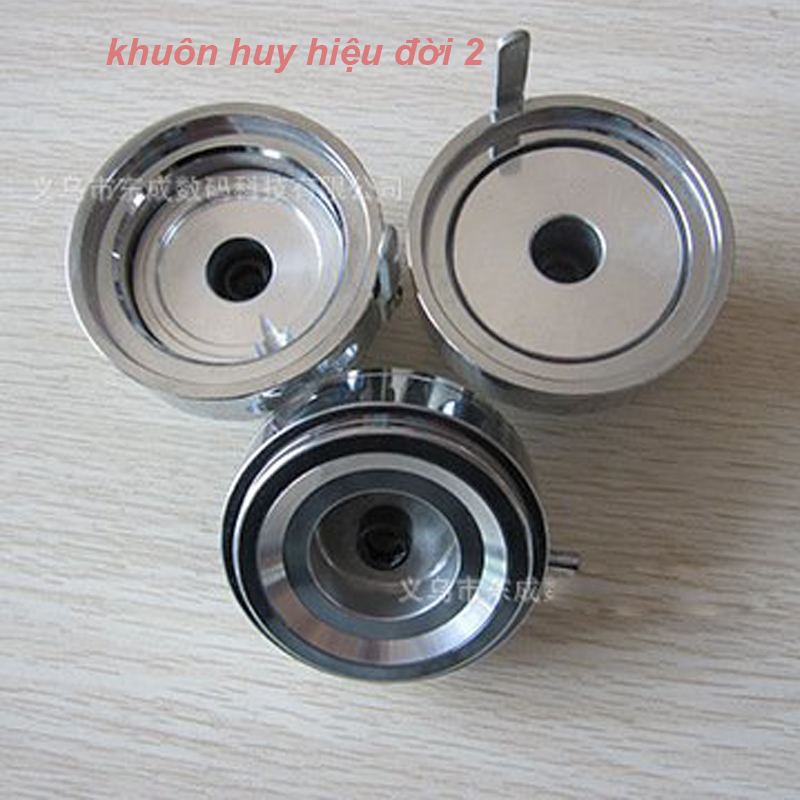 Khuôn dập huy hiệu đời 2